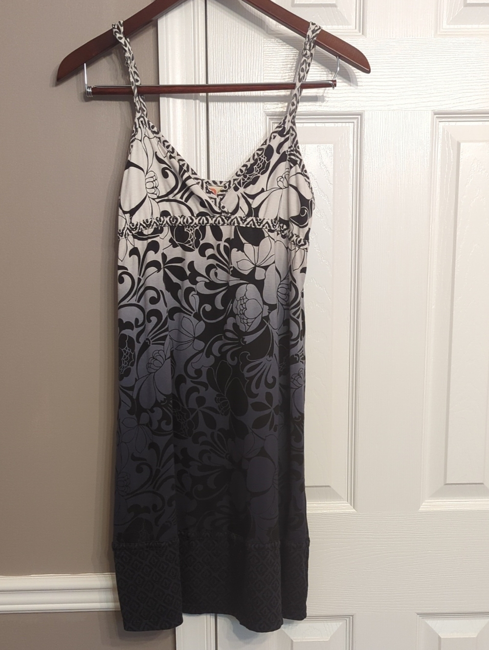 Roxy Vintage Black White Ombre Floral Adjustable Strap Sun Dress